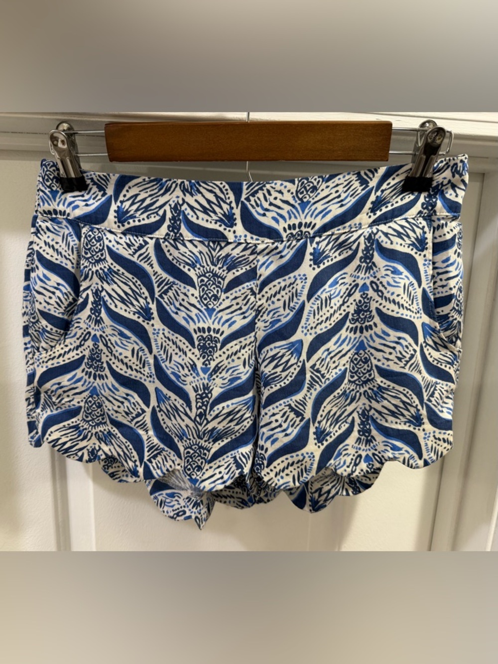 Lilly Pulitzer Dahlia Scalloped Flowy Shorts A Mermaids Tail Size Small